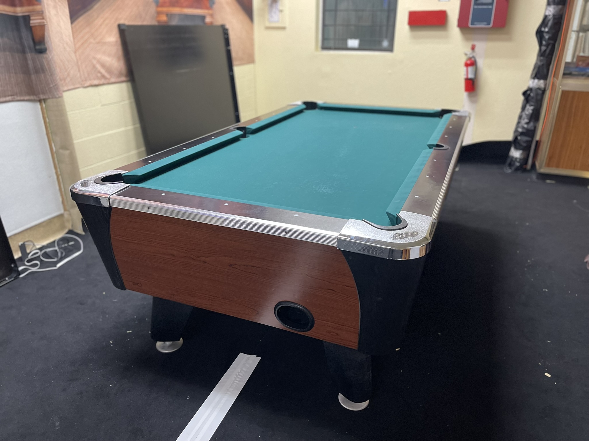 TCB-PO-H — Dynamo Coin-Op Bar Table — additional view