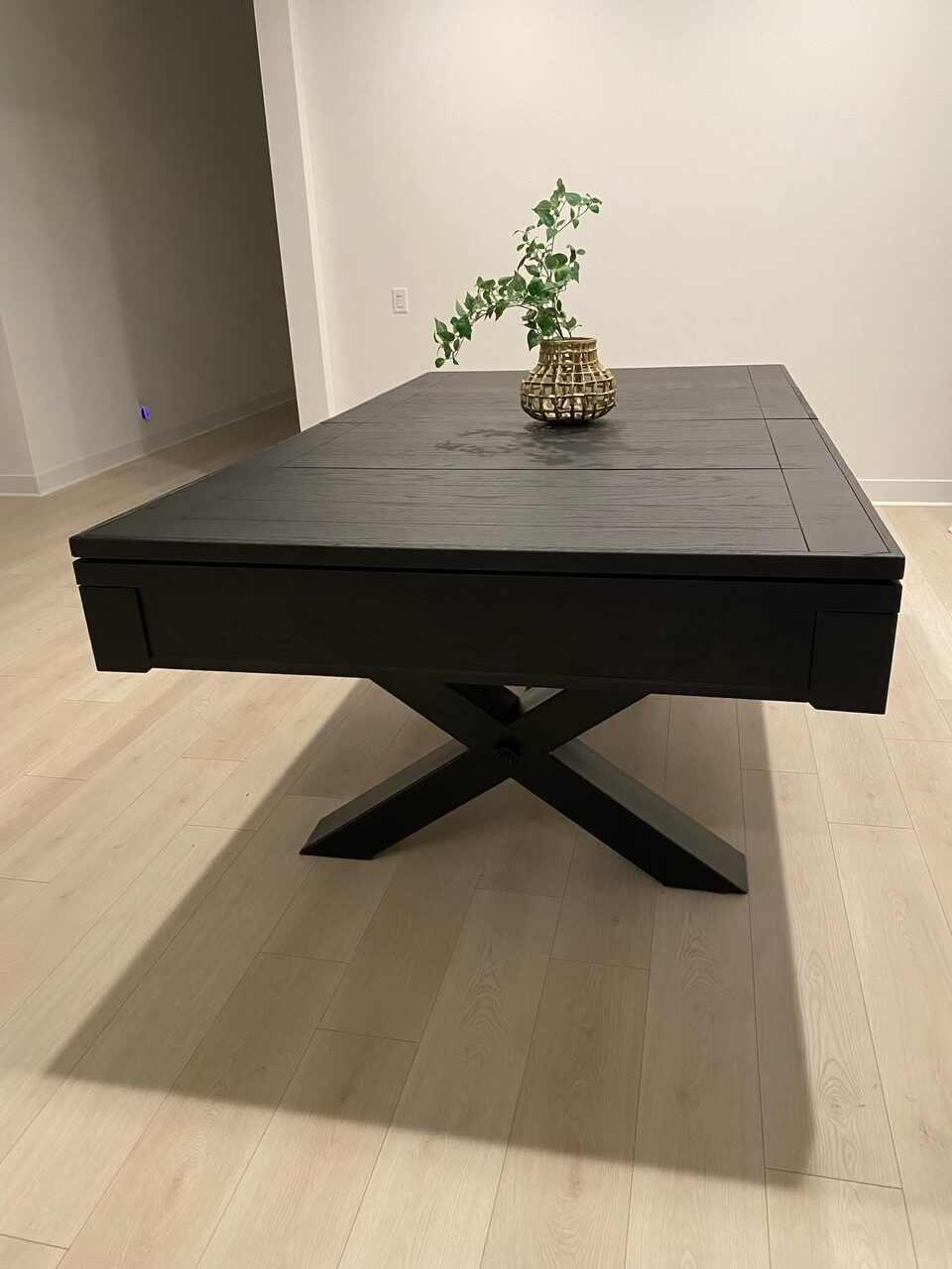 Belvedere pool table, Black finish
